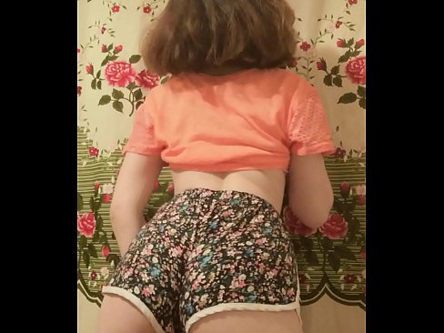 ❤️ Tânără sexy care se dezbracă de pantaloni scurți în fața camerei de filmat at ro.pornplaybb.ru